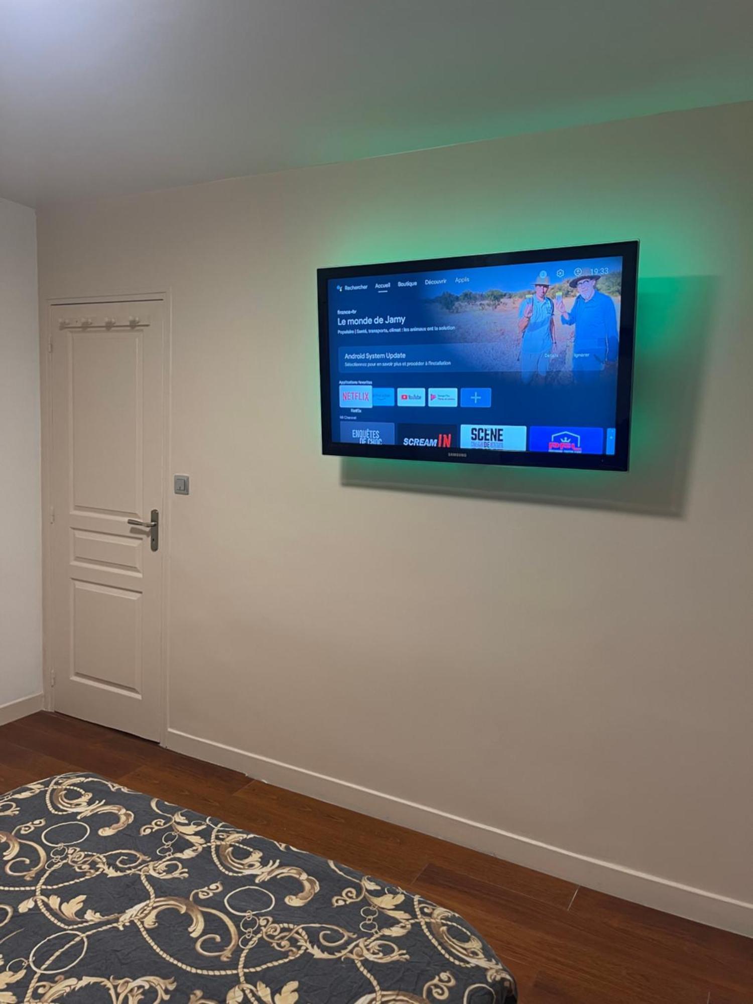 Appartement 3 Pieces En Face La Gare De Крей Екстериор снимка